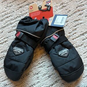 Hestra Black Baby Mittens